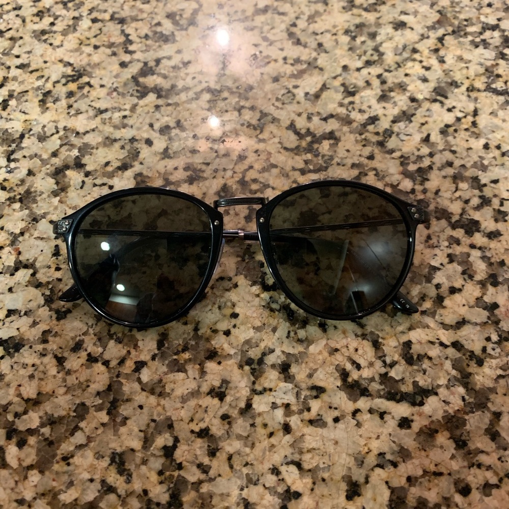 GIORGIO ARMANI Black with G15 (Green/Gray lenses) not polarized